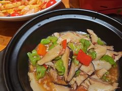 -老滇山寨•云南特色菜•地方菜•民族风情歌舞表演(金碧店)