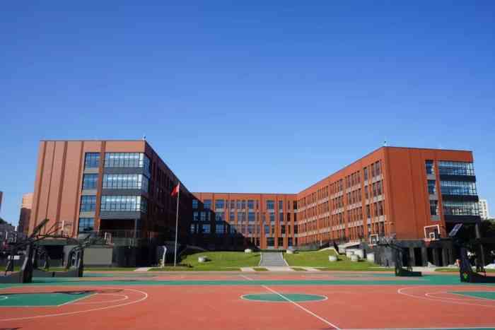 北京市育英中学 育中美味-"吃了六年这**难吃,还特么强制消费.