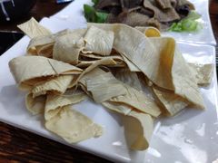 -陆记牛庄·碳锅龙虾烧烤(爱上花园店)