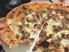 松露香肠披萨-Osteria意大利餐厅