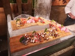 鱼生-松山湖凯悦酒店·Café自助餐厅·周末火舞秀表演