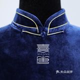 丝绒旗袍手感丝滑，有韧性
