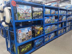 -逝水玩具折扣店
