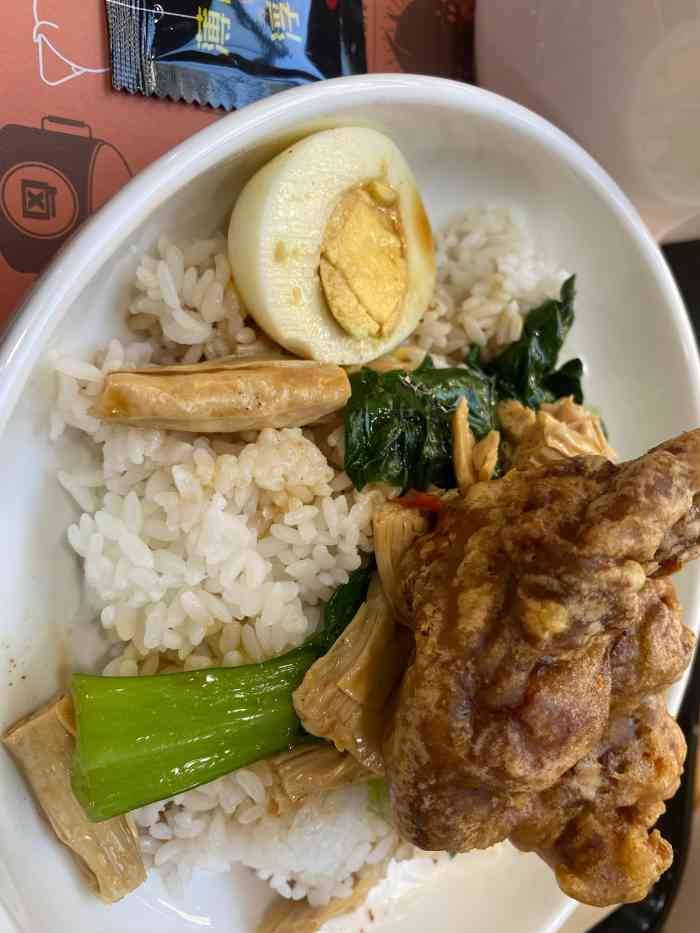 梅嫂卤肉饭(悦享店)-"空间蛮大的,来的时候没有什么人,点了一份.