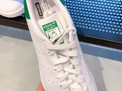 -伯肯黑德角名品折扣购物中心