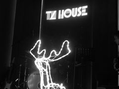 -TZ House音乐现场(来福士中心店)