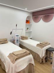 -苗方清颜痘肌研究所