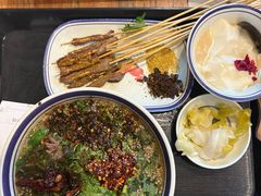 -云阿蛮云南生烫牛肉米线(奉贤路店)