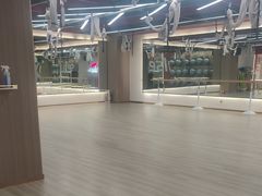 -英派斯健身旗舰店(海信国际中心馆)