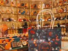 零售区-VENCHI 闻绮(北京国贸商城店)