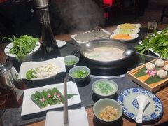 -大匠工房古船木艺术餐厅·猪肚鸡专门店(长白仙岛店)