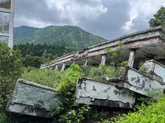 -四川汶川特大地震漩口中学遗址