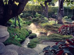 -Chom Cafe and Restaurant