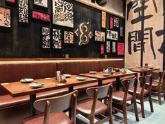 大堂-8PINTS八品脱·日料·烧鸟·精酿小酒馆(莘庄店)