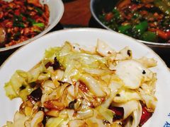 手撕包菜-吃饭皇帝大土家民族菜(正大广场店)
