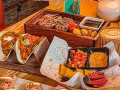 -Famous肥猫墨西哥音乐餐吧(五棵松华熙LIVE店)