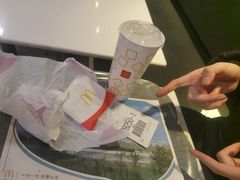 -麦当劳(汉口火车站候车室店)