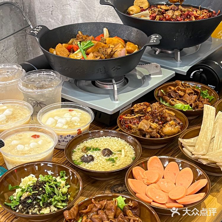 江汉路鸡汤饭朋友一碗接一碗…🈶️🈵️好吃！！！