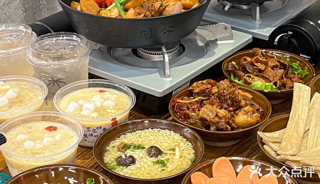 江汉路鸡汤饭朋友一碗接一碗…🈶️🈵️好吃！！！