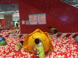 -Hamleys哈姆雷斯(三胞店)