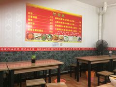 大堂-老字号杨坡红油米线腊汁肉夹馍(东四道巷店)