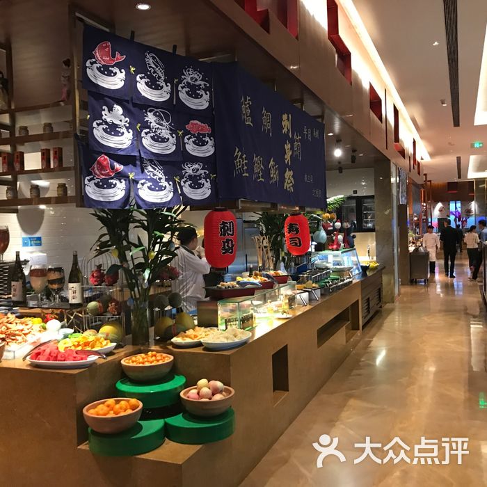 烟台金海岸希尔顿酒店开自助餐厅