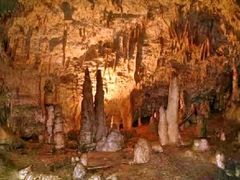 -波斯托伊纳溶洞