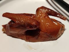 脆皮乳鸽-鸽子侯·家宴·平价海鲜(市图书馆店)