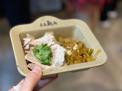 -亮亮面馆(经六路店)