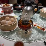 叉烧包稍微有点小 干炒牛河分量很足 喝茶吃很不错