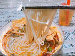 -丽丽三鲜螺蛳粉(田林路店)
