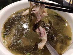 酸萝卜鸭掌汤-舌尖上的食缘花园主题餐厅