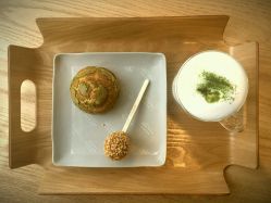茶点in托盘-悦诗风吟innisfree