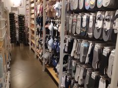 -名创优品(海珠乐峰广场店)