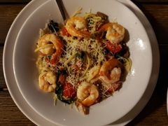 -Wahoo's Seafood Bar and Grill Restaurant