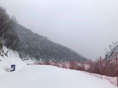 -鳌山滑雪度假区