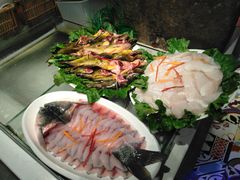 -海吃海喝海鲜烤肉餐厅