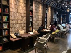 -钟书阁(松江泰晤士小镇店)