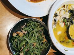 -海派美食·家宴海鲜青岛菜·石锅鲽鱼头(东方城店)
