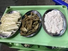 -牛一煲美食(江高店)