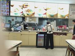 -小杨生煎(金山百联购物中心3楼店)