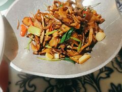 -卢大鲜鱼头捞饭(美利广场店)