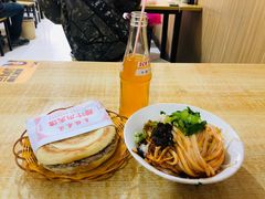 -钰园秦镇米皮(长安西路三兴园店)