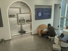 -聚云奢二手奢侈品黄金手表包包回收·中古店(中福城店)