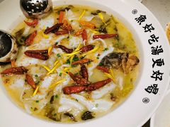 招牌老坛酸菜鱼-江渔儿酸菜鱼·拔草餐厅(虎门君乐汇店)
