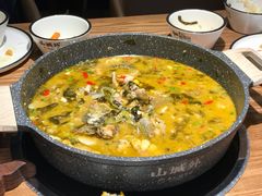 -山城外·非遗酸菜鱼(财富中心店)