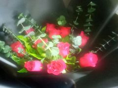 -玫瑰之约(花之语鲜花店)