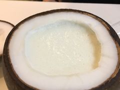 -志龙皇冠吃货椰子铺