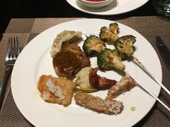 -大中华希尔顿酒店-念自助餐·嗨啤·小龙虾