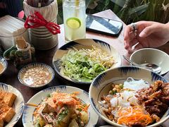 -Cuc Gach Quan Restaurant